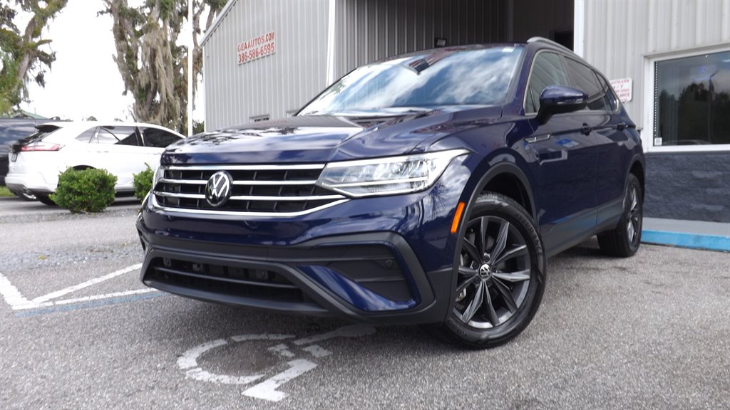 2022 Volkswagen Tiguan SE's photo