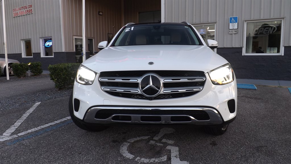 2021 Mercedes-Benz GLC GLC300's photo