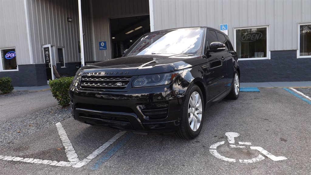 2017 Land Rover Range Rover Sport SE's photo